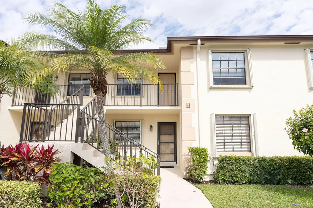 602 Pine Crest Circle Jupiter FL 33458