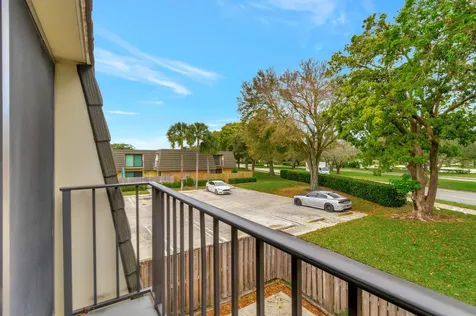 311 3rd Way West Palm Beach FL 33407