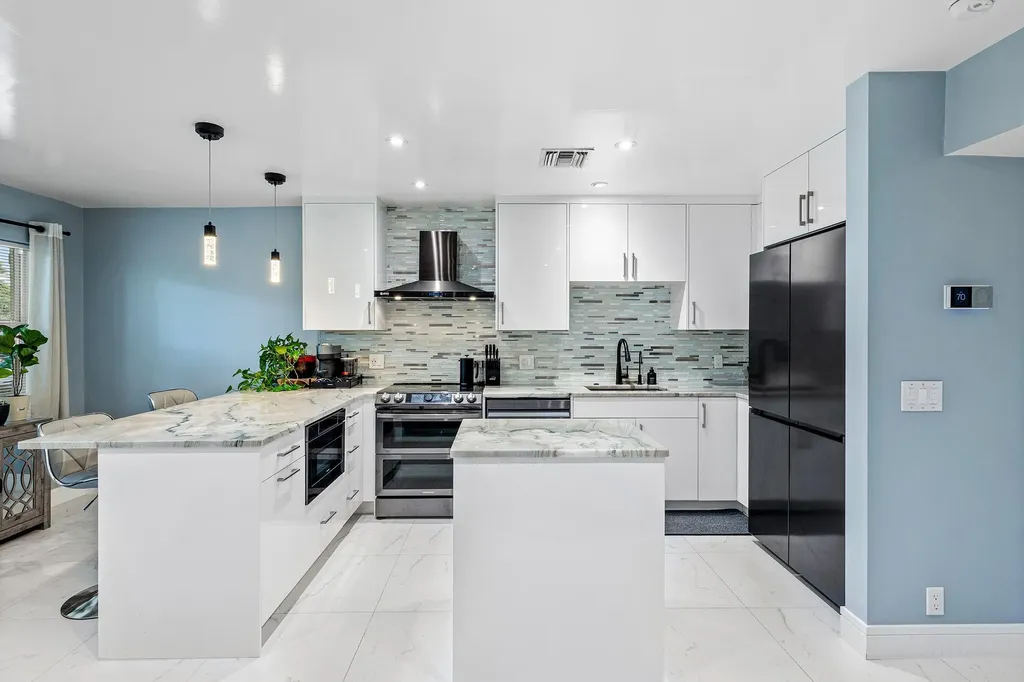 100 Bravado Lane Palm Beach Shores FL 33404