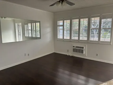 106 Windsor West Palm Beach FL 33417
