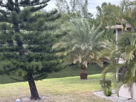 106 Windsor West Palm Beach FL 33417