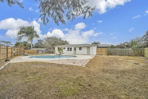105 Se Castana Court Port Saint Lucie FL 34983