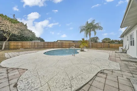 105 Se Castana Court Port Saint Lucie FL 34983