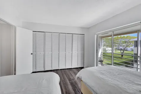 211 Sheffield I West Palm Beach FL 33417