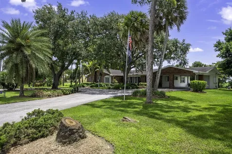 13348 Us Highway 441 Canal Point FL 33438
