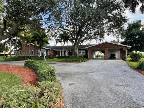 13348 Us Highway 441 Canal Point FL 33438