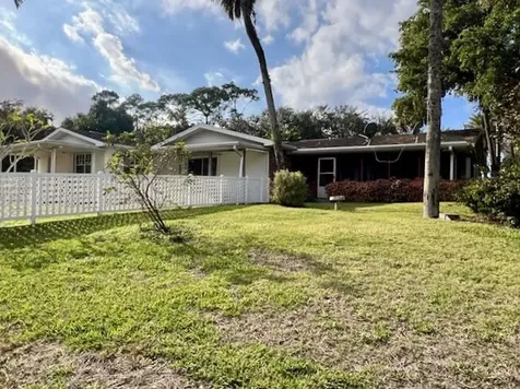 13348 Us Highway 441 Canal Point FL 33438