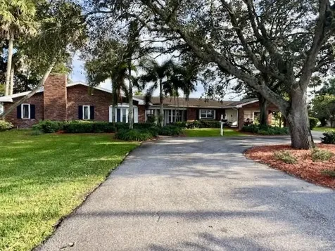 13348 Us Highway 441 Canal Point FL 33438