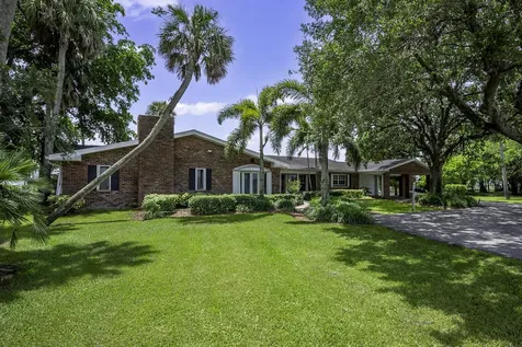 13348 Us Highway 441 Canal Point FL 33438