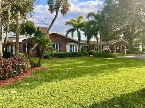 13348 Us Highway 441 Canal Point FL 33438