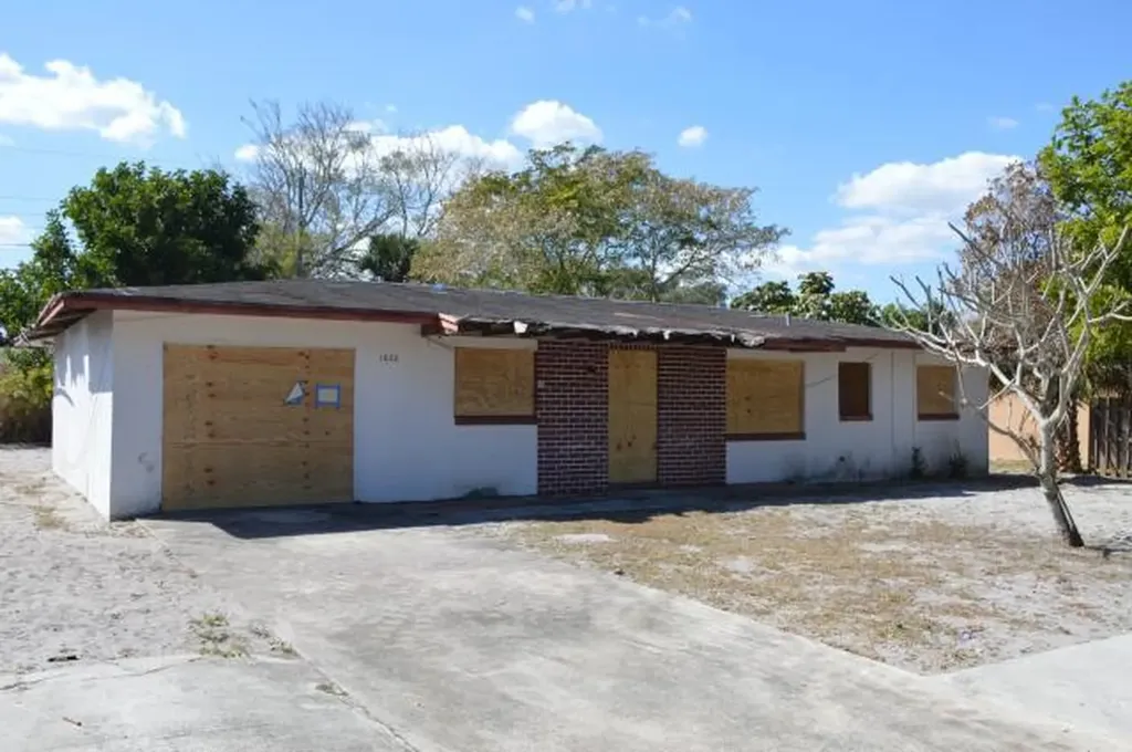 1620 Se Apache Avenue Stuart FL 34994