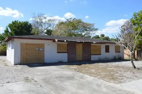1620 Se Apache Avenue Stuart FL 34994