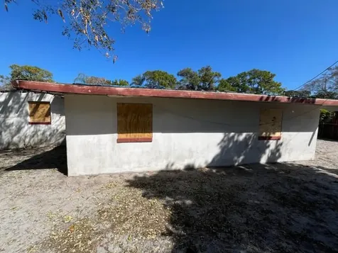 1620 Se Apache Avenue Stuart FL 34994