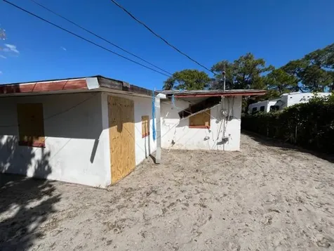 1620 Se Apache Avenue Stuart FL 34994