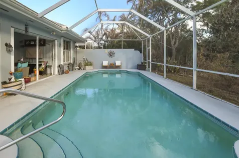 156 Nw Bentley Circle Port Saint Lucie FL 34986