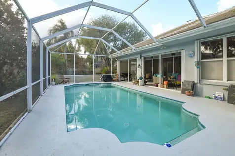 156 Nw Bentley Circle Port Saint Lucie FL 34986
