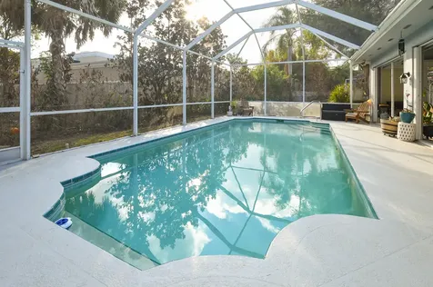 156 Nw Bentley Circle Port Saint Lucie FL 34986