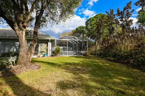 156 Nw Bentley Circle Port Saint Lucie FL 34986