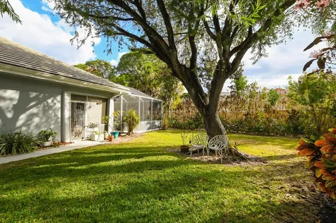 156 Nw Bentley Circle Port Saint Lucie FL 34986