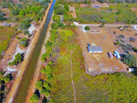 19996 NW 284th Street Okeechobee FL 34972