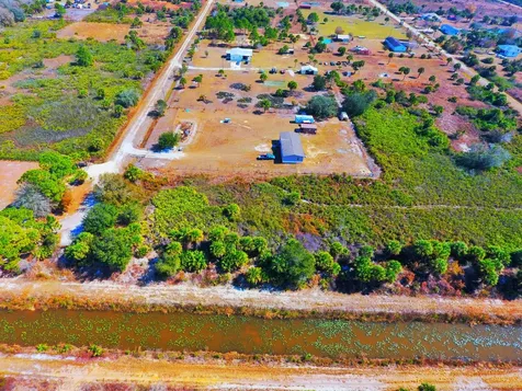 19996 NW 284th Street Okeechobee FL 34972