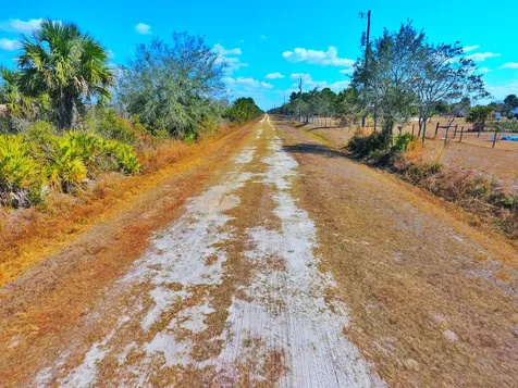 19996 NW 284th Street Okeechobee FL 34972