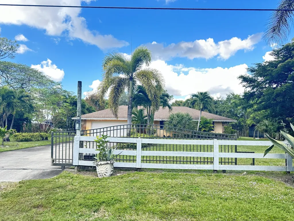 8251 Bowie Way Lake Worth FL 33467