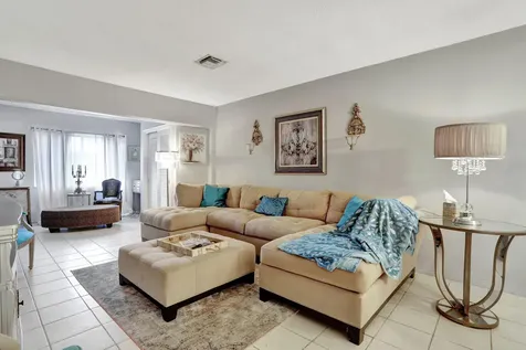 2131 Ne 42nd Court Lighthouse Point FL 33064