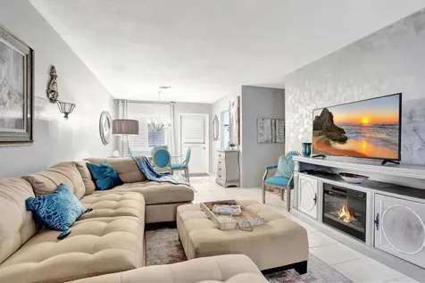 2131 Ne 42nd Court Lighthouse Point FL 33064