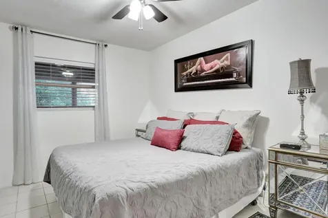 2131 Ne 42nd Court Lighthouse Point FL 33064