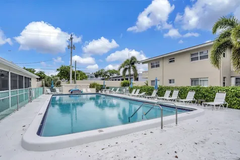2131 Ne 42nd Court Lighthouse Point FL 33064