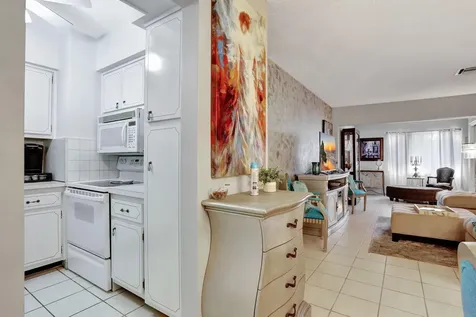 2131 Ne 42nd Court Lighthouse Point FL 33064