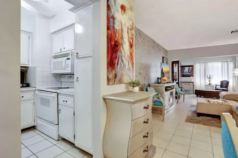 2131 Ne 42nd Court Lighthouse Point FL 33064