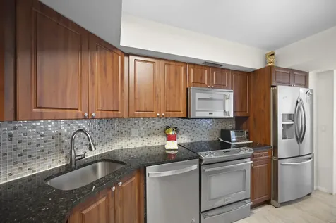 2425 Presidential Way West Palm Beach FL 33401