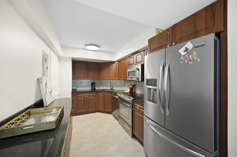 2425 Presidential Way West Palm Beach FL 33401