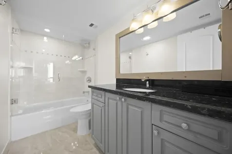 2425 Presidential Way West Palm Beach FL 33401