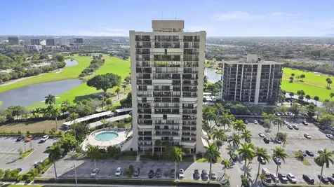 2425 Presidential Way West Palm Beach FL 33401