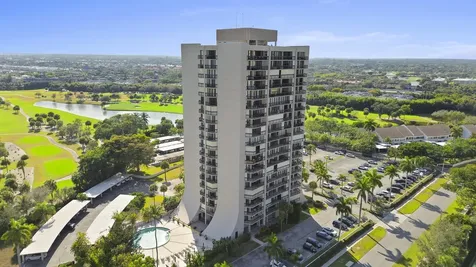 2425 Presidential Way West Palm Beach FL 33401