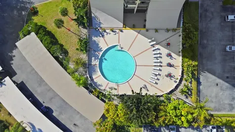 2425 Presidential Way West Palm Beach FL 33401