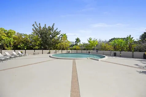 2425 Presidential Way West Palm Beach FL 33401