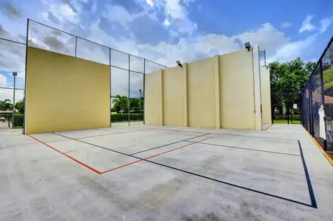 262 Windsor L West Palm Beach FL 33417