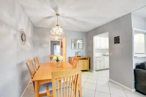 262 Windsor L West Palm Beach FL 33417