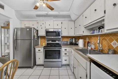 71 Plymouth I West Palm Beach FL 33417
