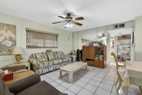 71 Plymouth I West Palm Beach FL 33417