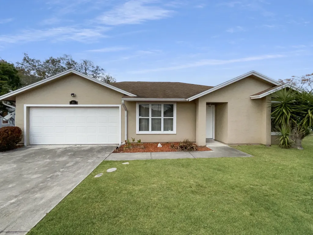 681 Sw Mccoy Avenue Port Saint Lucie FL 34953