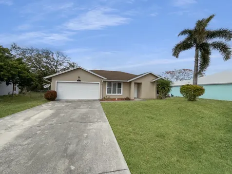 681 Sw Mccoy Avenue Port Saint Lucie FL 34953