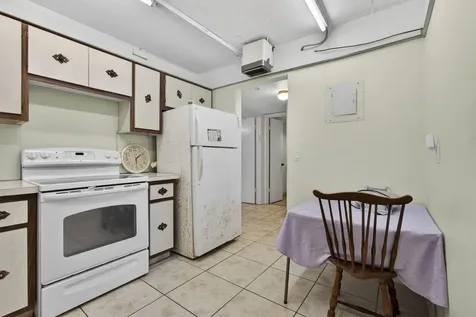 72 Plymouth I West Palm Beach FL 33417