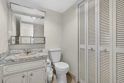 72 Plymouth I West Palm Beach FL 33417