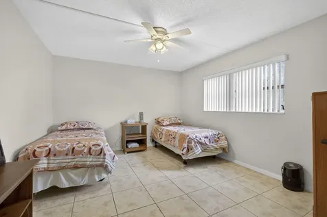 72 Plymouth I West Palm Beach FL 33417