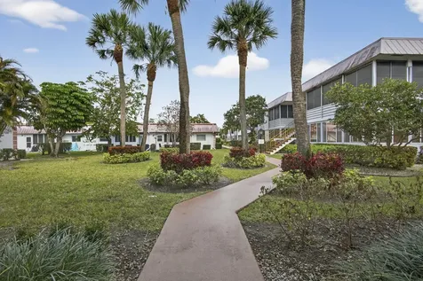 72 Plymouth I West Palm Beach FL 33417